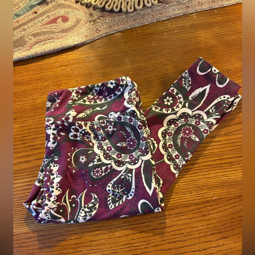 Floral Paisley Leggings - Picture 4 of 4